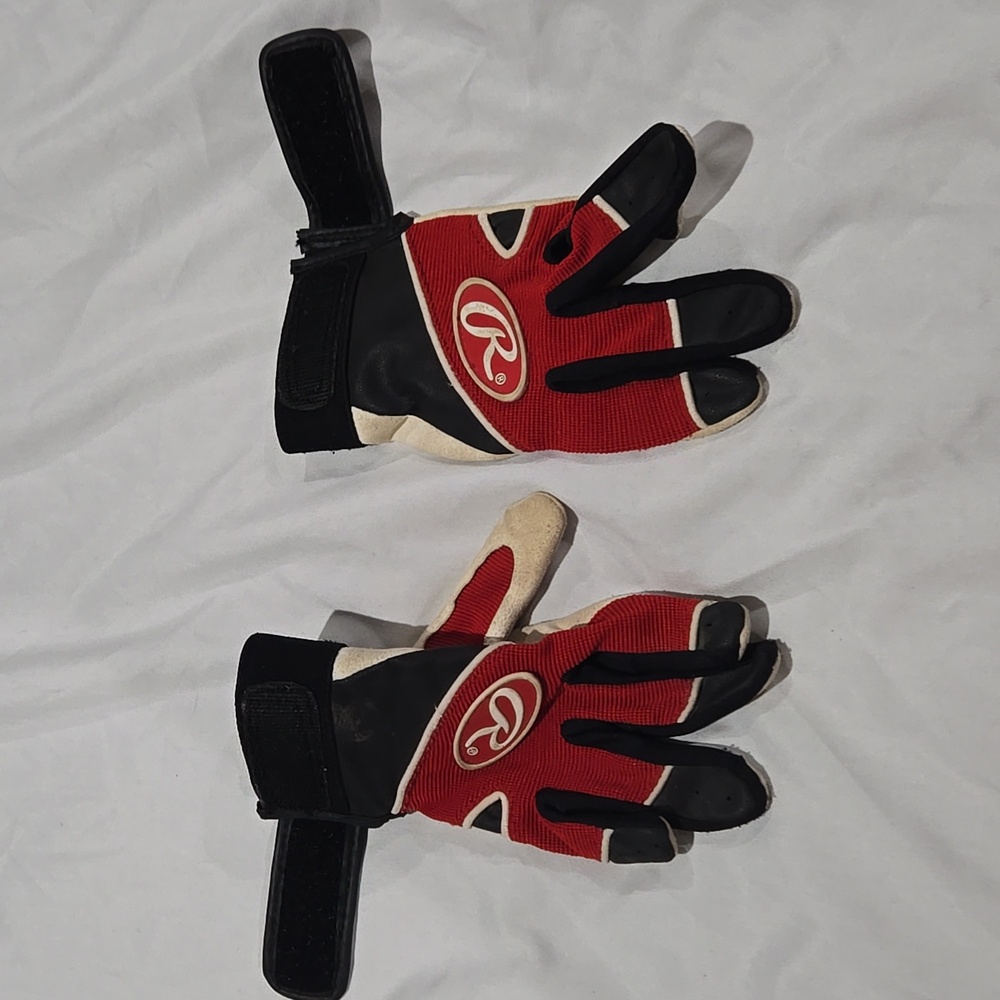 Youth baseball softball gloves rawlings red black